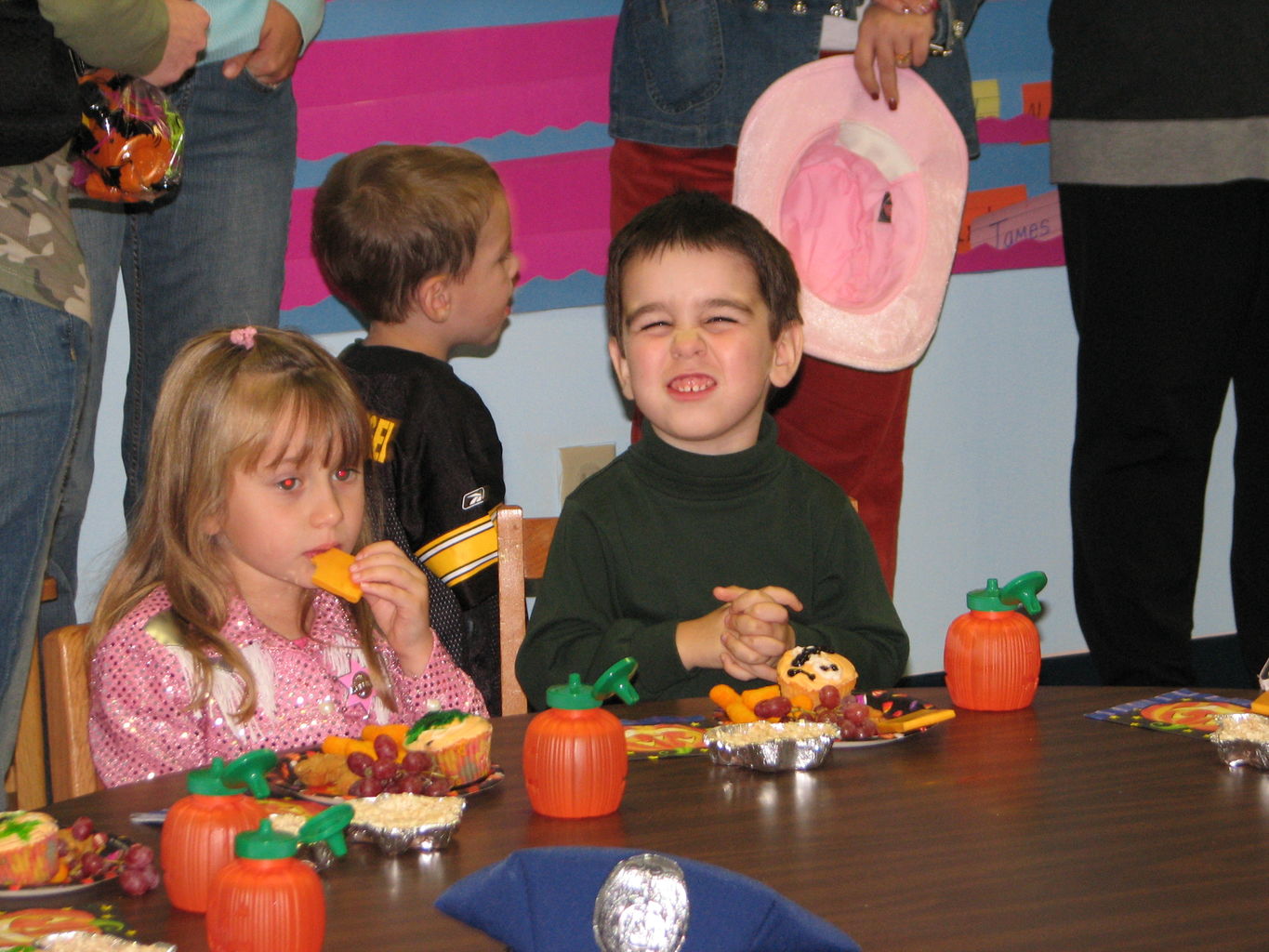 Halloween 2006 - James School Pictures
