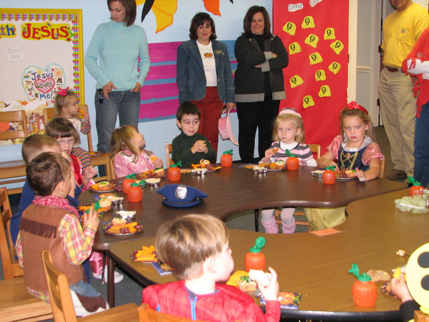 Halloween 2006 - James School Pictures
